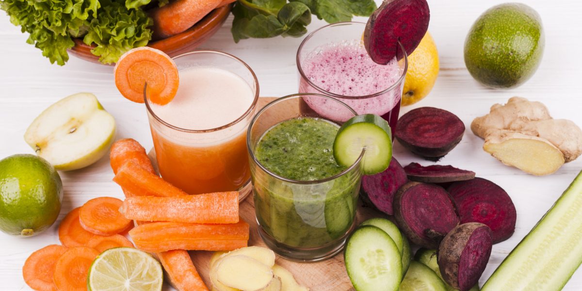 cortar-frutas-e-legumes-com-suco (1)