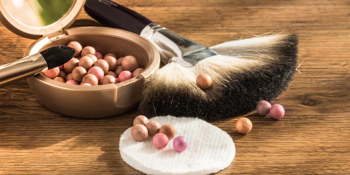 powder-in-balls-1778619_1280